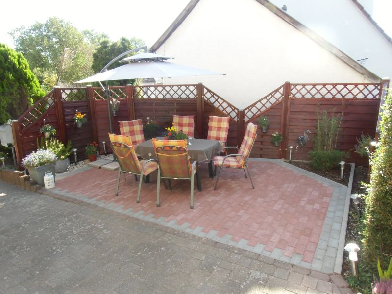 Sitzecke vor Eingang